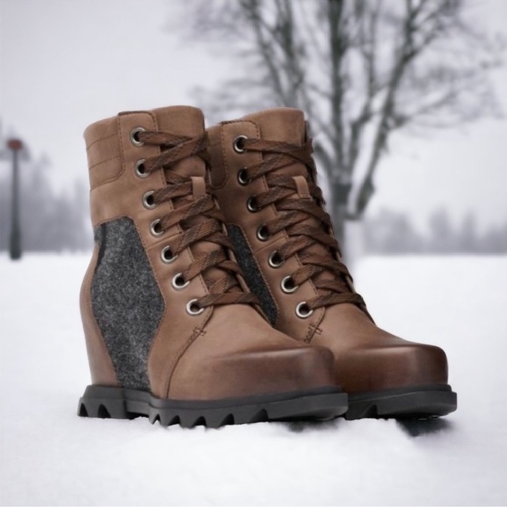NWT Sorel Joan of Arctic Wedge III Lexie Boots Brown Grey *Read